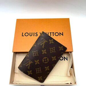 Louis Vuitton Classic Monogram Passport Cover Microchipped 2025